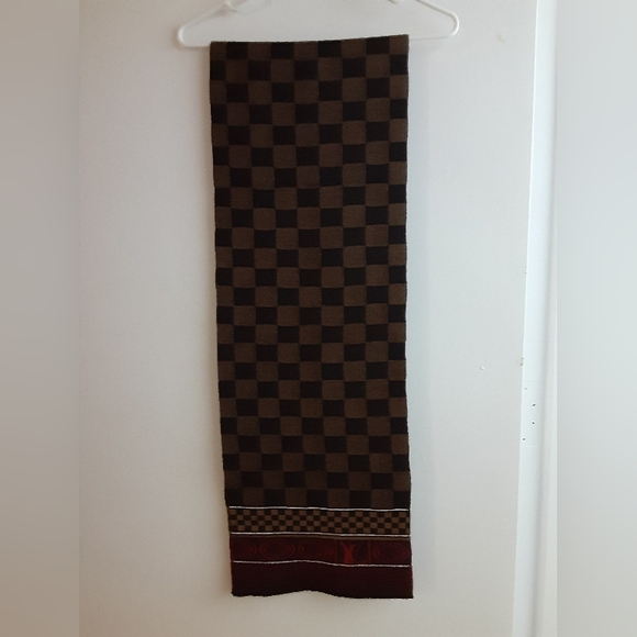 Vintage Louis Vuitton Paris hat/scarf set never worn - Picture 4 of 9